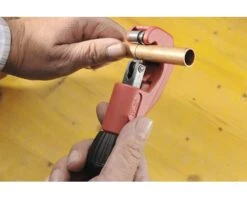 Voorkant -Martens shop DV 8 8733426 02 4c AT 20151221085417